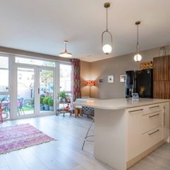 Kitchen and integrated appliances.