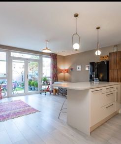 Kitchen and integrated appliances.