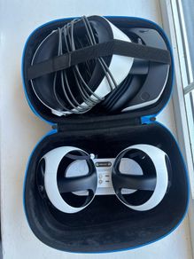 PSVR2 Bundle with charging dock and case