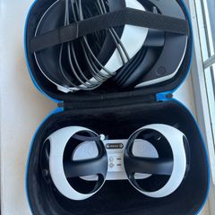 PSVR2 Bundle with charging dock and case