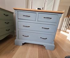 chest of drawers