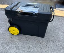 Stanley pro mobile tool box