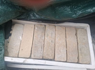 Slip bricks