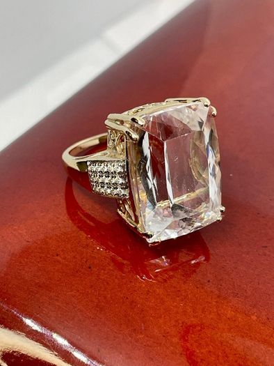 Gold Ring from the Tomas Rae collection, made of 14k Gold