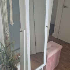 Mirrored Jewellery Cabinet