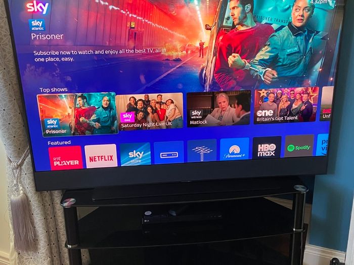55 inch 4K Sky glass tv