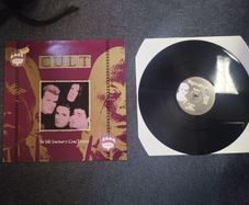 The Cult She sells sanctuary 12" UK original damont