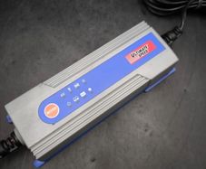 Ultimate Speed Car battery charger 6v 12v