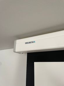 Projector screen