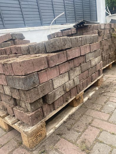 FREE Bricks
