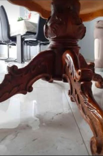 Coffee table in very good condition Height 21inch Width 27inch Length 46inch