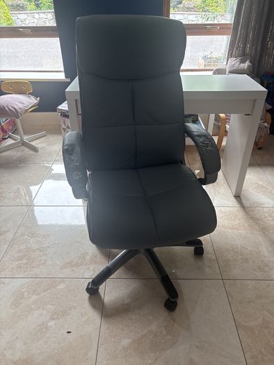 high adjustable office/gaming chair