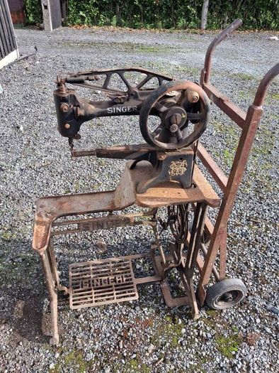 vintage Singer 29K Series industrial leather patcher sewing machine