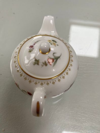 Wedgwood minature Mirabelle  tea pot