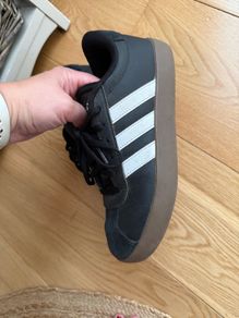 boy shoes  / runners/ trainers Adidas  size 3,5