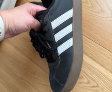 boy shoes  / runners/ trainers Adidas  size 3,5