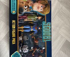 Scooby doo Scoob action figures & haunted house
