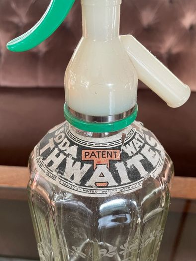 Rare Vintage Thwaites Soda Water Mineral Waters Distributors Ltd Dublin Syphon Bottle