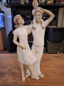 Daisy Chain Our Treasure Family Figurine Enesco 2007