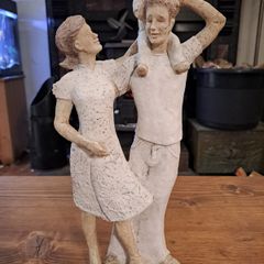 Daisy Chain Our Treasure Family Figurine Enesco 2007