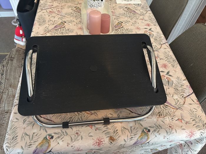Desk and foot rest.