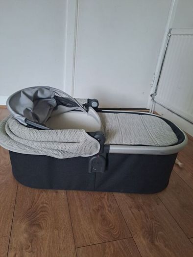 uppababy vista bassinet
