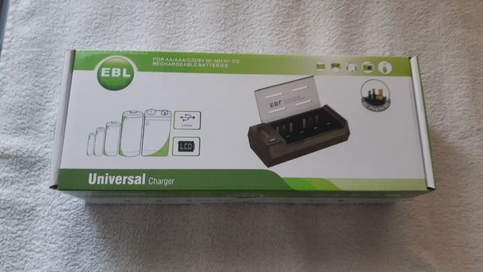 EBL Upgraded LCD Universal Battery Charger and Discharger with 2 USB Ports for AA AAA C D 9V Ni-MH Ni-CD Rechargeable Batteries