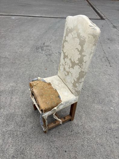 Oak straight back dinning chairs
