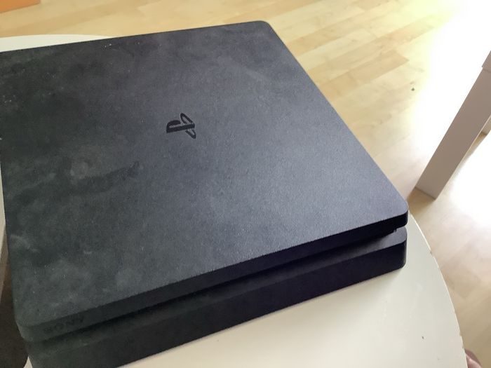 Sony PlayStation 4 Slim Console Fully Working No Controller