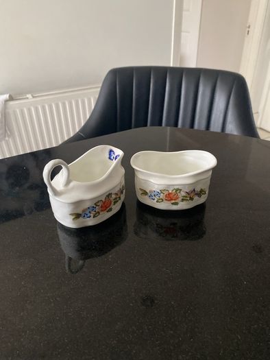Reduced Cute little Aynsley creamer and  sugar dish