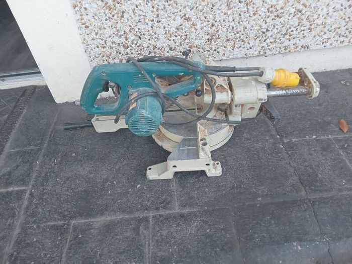 Makita LS0714 sliding mitre saw