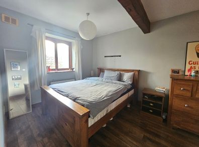 King size bed