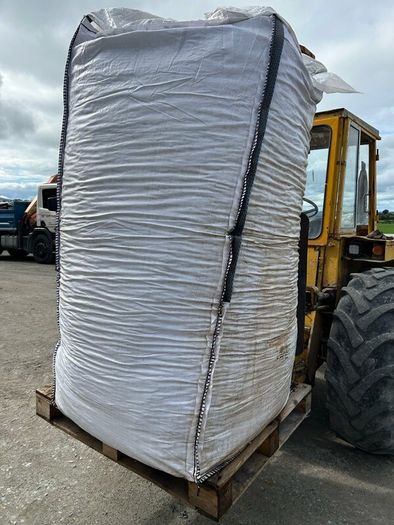 Rough terrain forklift