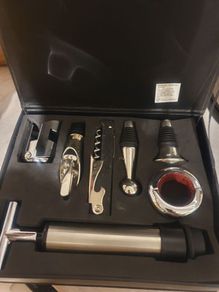 Wine opening set