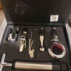 Wine opening set