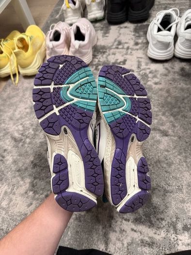 New Balance 1906R women's trainers