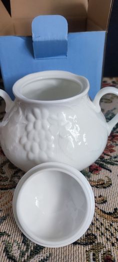 Wedgwood Strawberry and Vine