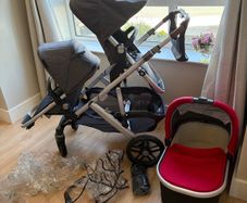 UPPAbaby Vista V2 Complete Bundle- Bassinet, 2 Rumble Seats & Accessories