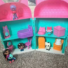 Gabby doll house