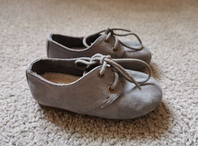 Girls shoes size UK 6