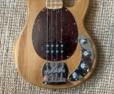 Sx Stingray bass