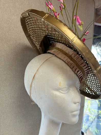 Ladies hat Gold Stunning piece