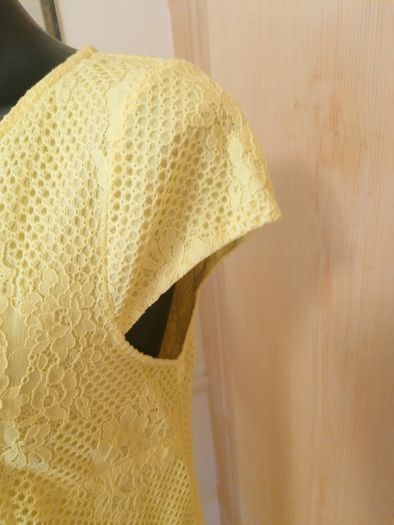 Women's Lace Dress in Lemon NWT Size 14