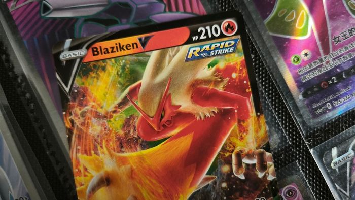 Blaziken V ! Ultra Rare ! from Chilling Reign Set ! 2021 ! Pokemon Card !