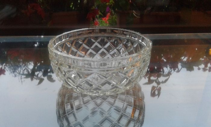 Vintage 60's/70's Large Diamond Crystal Dessert/Cut Salad/Vegetable Serving Bowl
