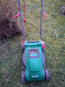 electric lawnmower