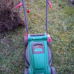 electric lawnmower