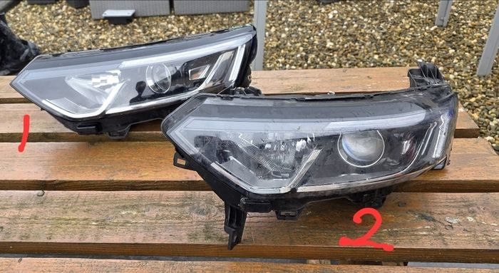 2017 koleos Passenger headlights (read ad)