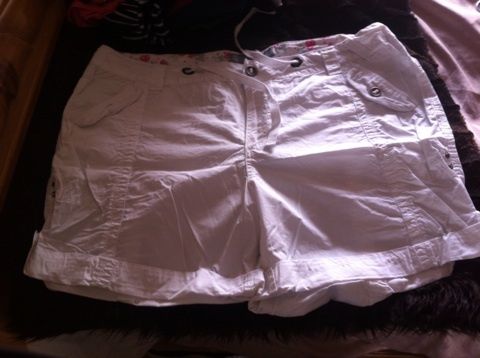 Dunnes White Shorts Size 20