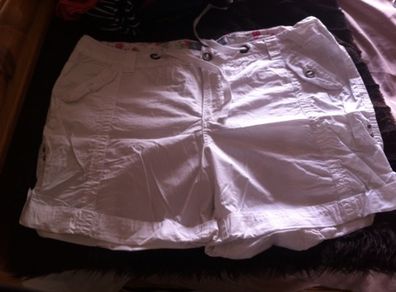 Dunnes White Shorts Size 20